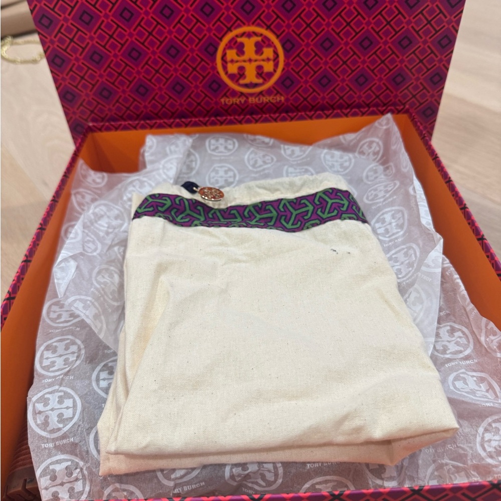 Tory Burch Chelsea lug bootie++7+Blanched Almond 70+Almond tumbled Leather - Picture 12 of 15